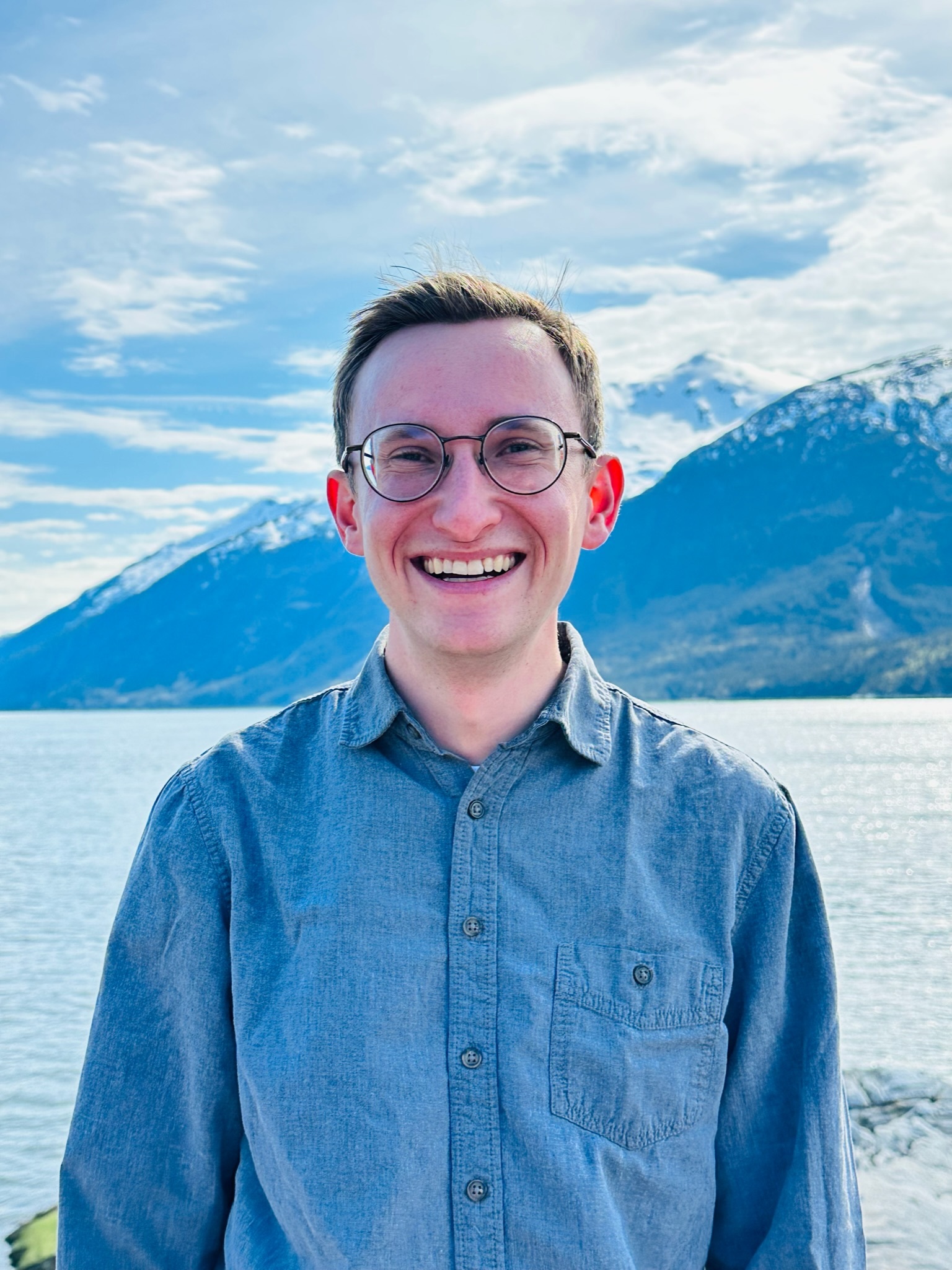 headshot of nicolas Holden