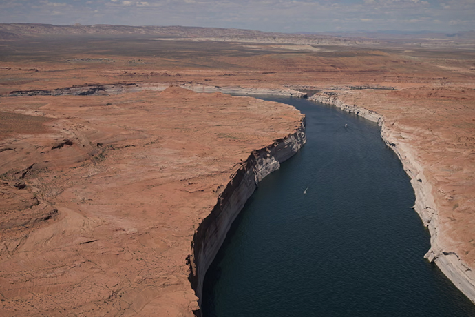 Lake Powell, a vital reservoir, plunges toward unprecedented low levels as water crisis deepens in US west