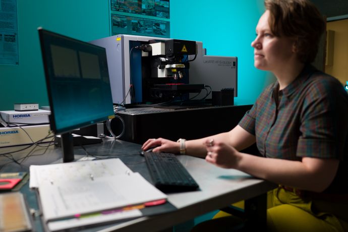 Mineral Microscopy and Spectroscopy (Raman) Lab (M2SL)